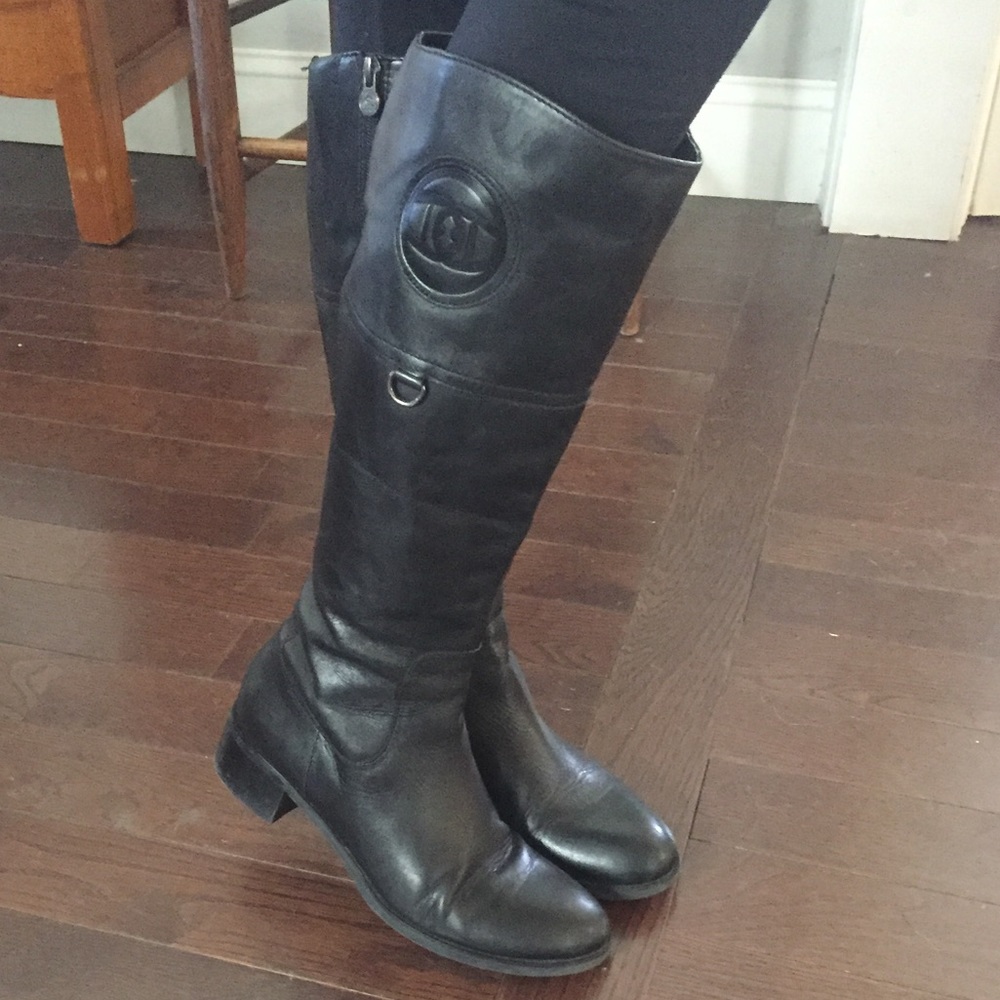 Black leather Aigner boots